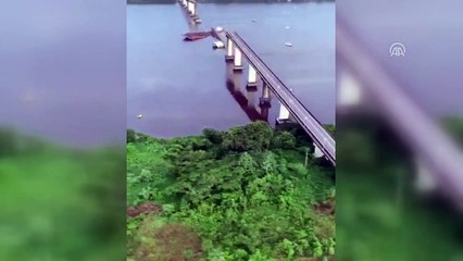 Brezilya'da feribot köprüye çarptı - AMAZON