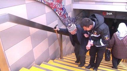 Özel) Güvenlik Görevlisi Yaptığı Örnek Hareketle Alkış Aldı