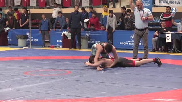 Türkiye 15 Yaş Altı Güreş Şampiyonası Sürüyor - Düzce