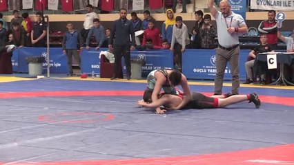 Türkiye 15 Yaş Altı Güreş Şampiyonası Sürüyor - Düzce
