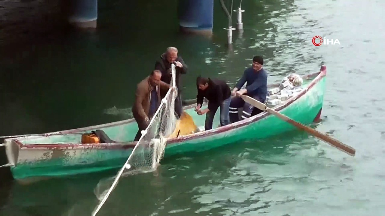Beyşehir Gölü’nde avcılardan balık kaçağına karşı ağlı önlem