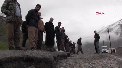 Hakkari Köylüler Heyelan Korkusu Nedeniyle Evlerini Boşaltıyor-Özel-1