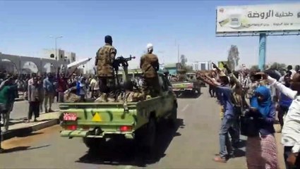 استمرار التظاهرات خارج مقر قيادة الجيش السوداني لليوم الثاني