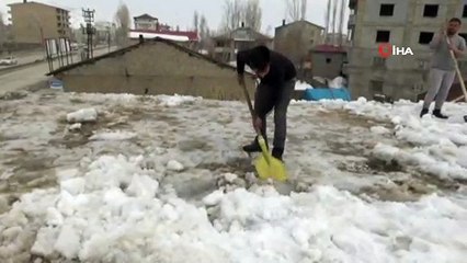 Nisan ayında vatandaşların kar mesaisi