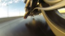 Une chaîne de moto ondule à chaque changement de vitesse