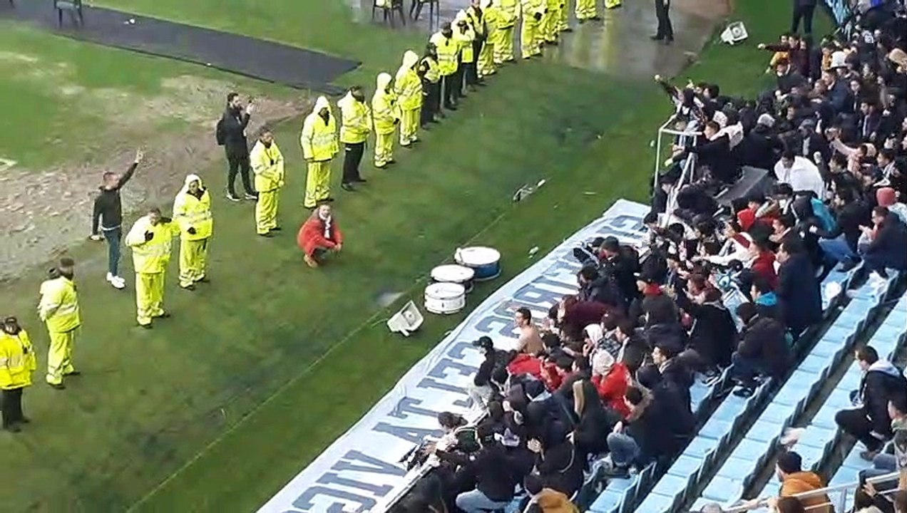 Celta-Real Sociedad: La celebración del Celta con la grada de Balaídos después del partido