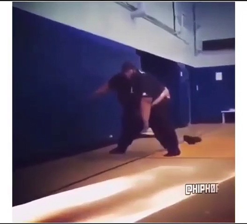 Run away HHHHH / اضحك