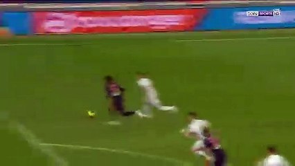 Sur la ligne, Eric-Maxim Choupo Moting empêche un but... du PSG !