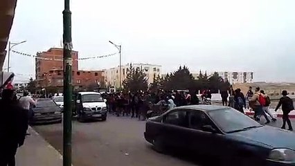 تلاميذ ثانوية الهاشمية في مسيرة ضد العهد الخامسة