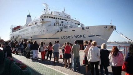 La biblioteca flotante más grande del mundo atraca en Montevideo