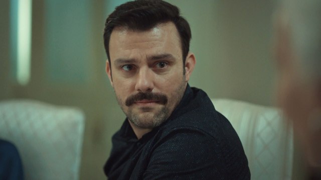 İstanbullu Gelin 79. Bölüm Neşeli Yemeğin Tadı Kaçıyor