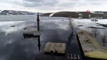 Sular altında kalan cami ilk kez havadan görüntülendi