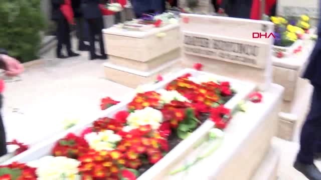 İçişleri Bakanı Soylu Cebeci Polis Şehitliği'ni Ziyaret Etti-2