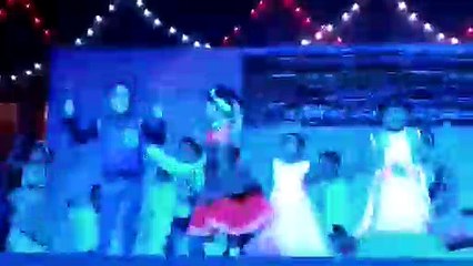 Dance - little kids doing their performace.....