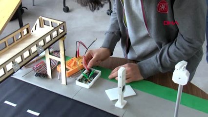 Antalya Ortaokul Öğrencisinden Üstgeçit Kazalarını Önleyen Proje