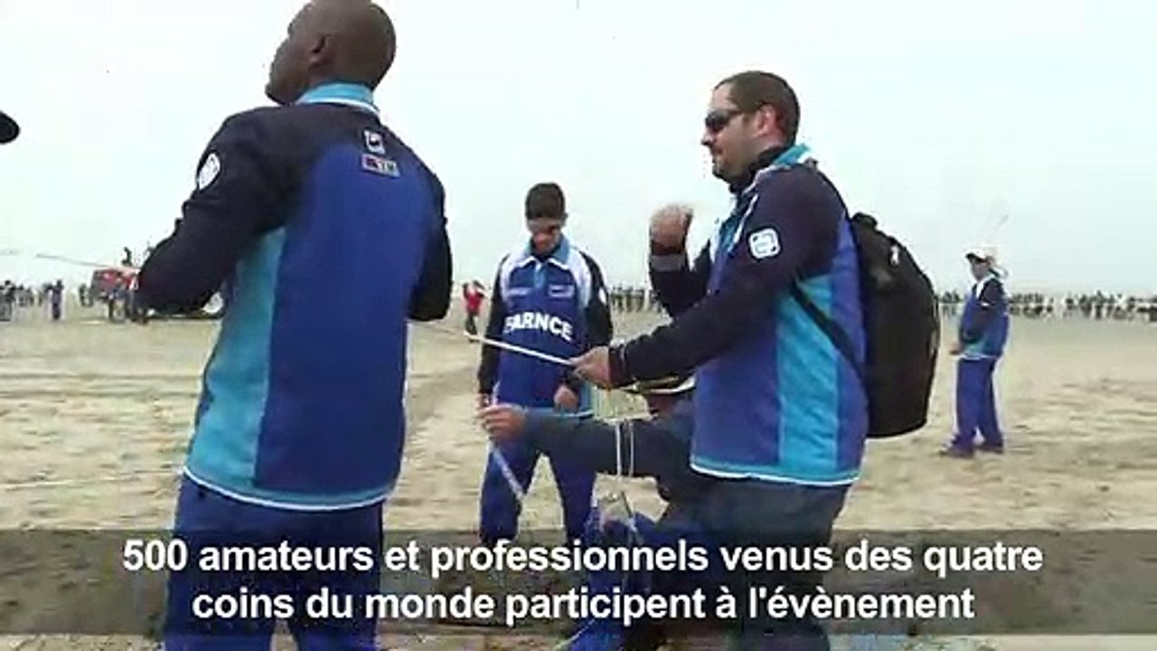 Coup d'envoi du festival international de cerfs-volants à Berck