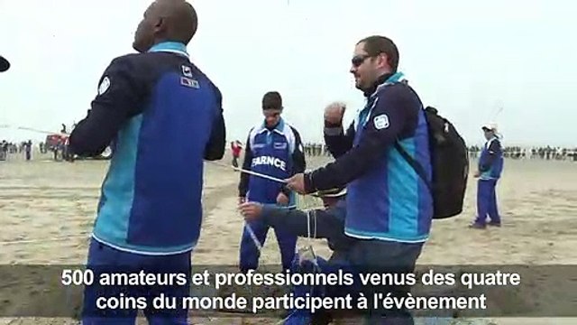 Coup d'envoi du festival international de cerfs-volants à Berck