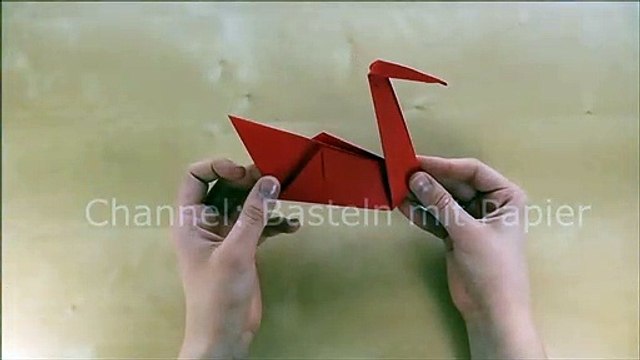 Origami Schwan basteln mit Papier - Bastelideen: Tiere falten mit Kindern
