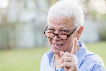 7 idées reçues sur les cheveux blancs