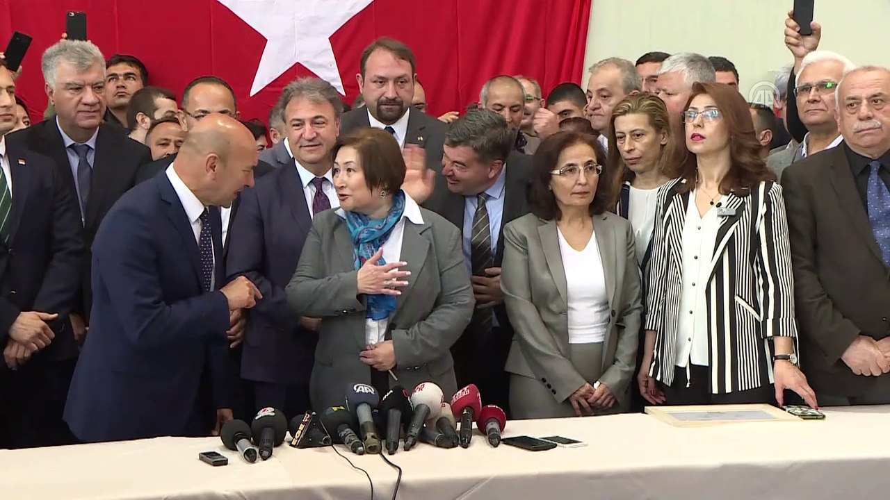 Tunç Soyer mazbatasını aldı - İZMİR