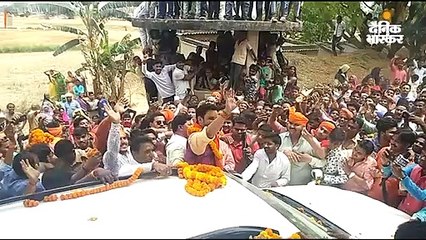 भाजपा उम्मीदवार निरहुआ का रोड शो