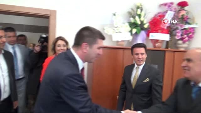 Burdur Belediye Başkanı Ali Orkun Ercengiz Mazbatasını Aldı