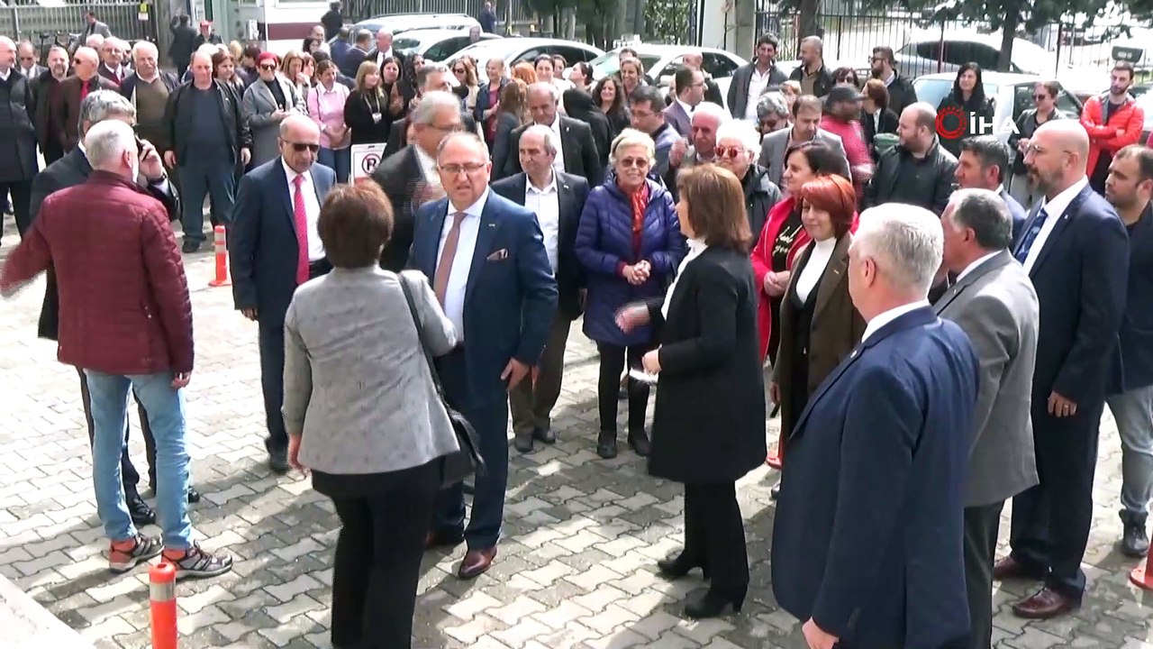 Yalova Belediye Başkanı Vefa Salman mazbatasını aldı