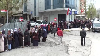 Adıyaman'da Typ'ye Başvurmak İsteyenler Uzun Kuyruklar Oluşturdu