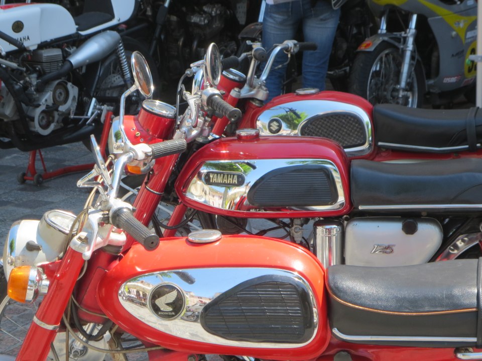 HONDA CD 125 YAMAHA YAS1 125  SUZUKI B120 125  1969