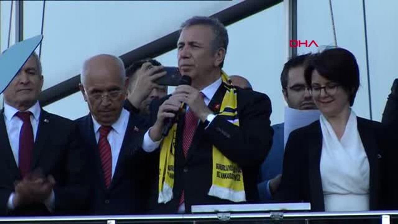 Ankara Mansur Yavaş Belediye Önünde Toplananlara Seslendi -2