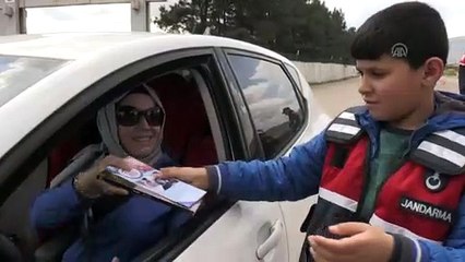 Otizmli çocuklardan kurallara uyan sürücülere kitap - KİLİS