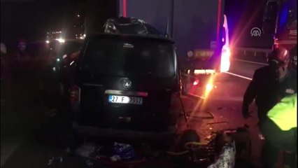 Anadolu Otoyolu'nda Tırla Minibüs Çarpıştı: 5 Ölü, 3 Yaralı