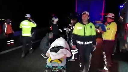 Düzce - Tem Otoyolu'nda Minibüs, Tır'a Çarptı: 5 Ölü, 3 Yaralı