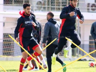 Descargar video: صور الحصة التدريبية للفريق عشية اليوم بالحديقة ب Espérance Sportive de Tunis 02