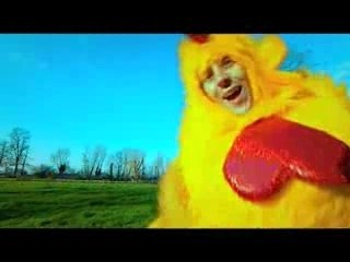 Clip affligeant Fais la Poule