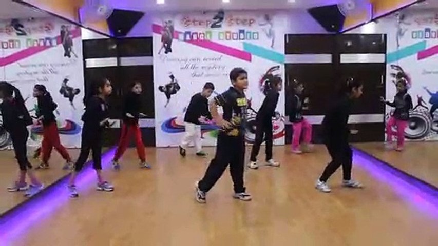 ABHI TOH PARTY SHURU HUI |BADSHAH | AASTHA Dance Performance by Step2Step Dance Studio