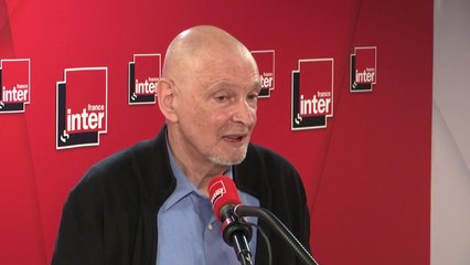 Serge Tisseron, psychiatre : "La majorité des ados utilisent plutôt bien les smartphones mais (...) nous ne sommes pas tous égaux face aux écrans"