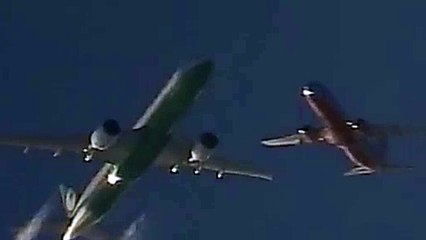 Ovni pasa entre dos Jets comerciales 2019