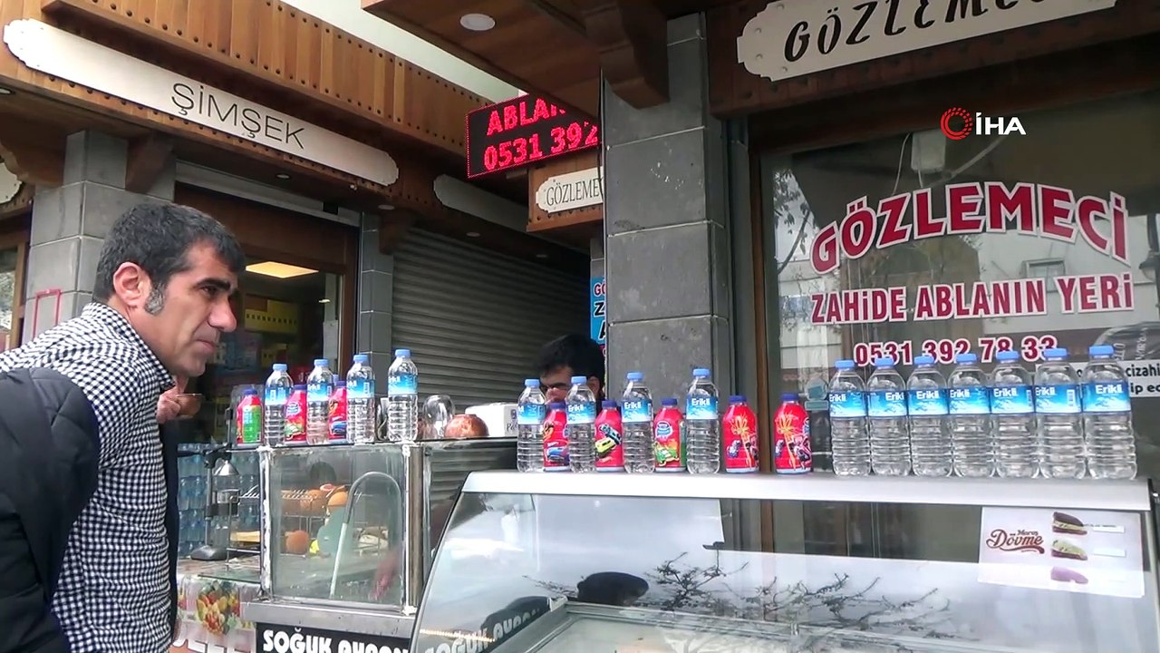 Oklava, hamur tahtası ve 5 kilogram un alıp gözleme dükkanı açtı