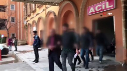 Camilerde abdest alan vatandaşların ceplerini boşaltan çete çökertildi