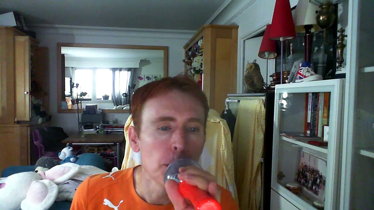 Wiwi égratigne "sending all my love" de Linear