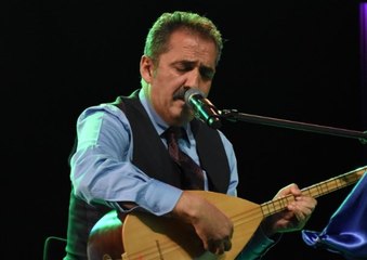 Ünlü Türkücü Yavuz Bingöl, Arkadaşına Tokat Attı