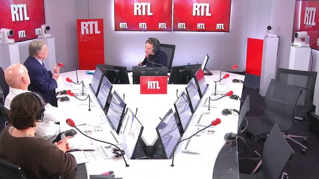 Brexit : Theresa May prend des libertés , juge Alain Duhamel