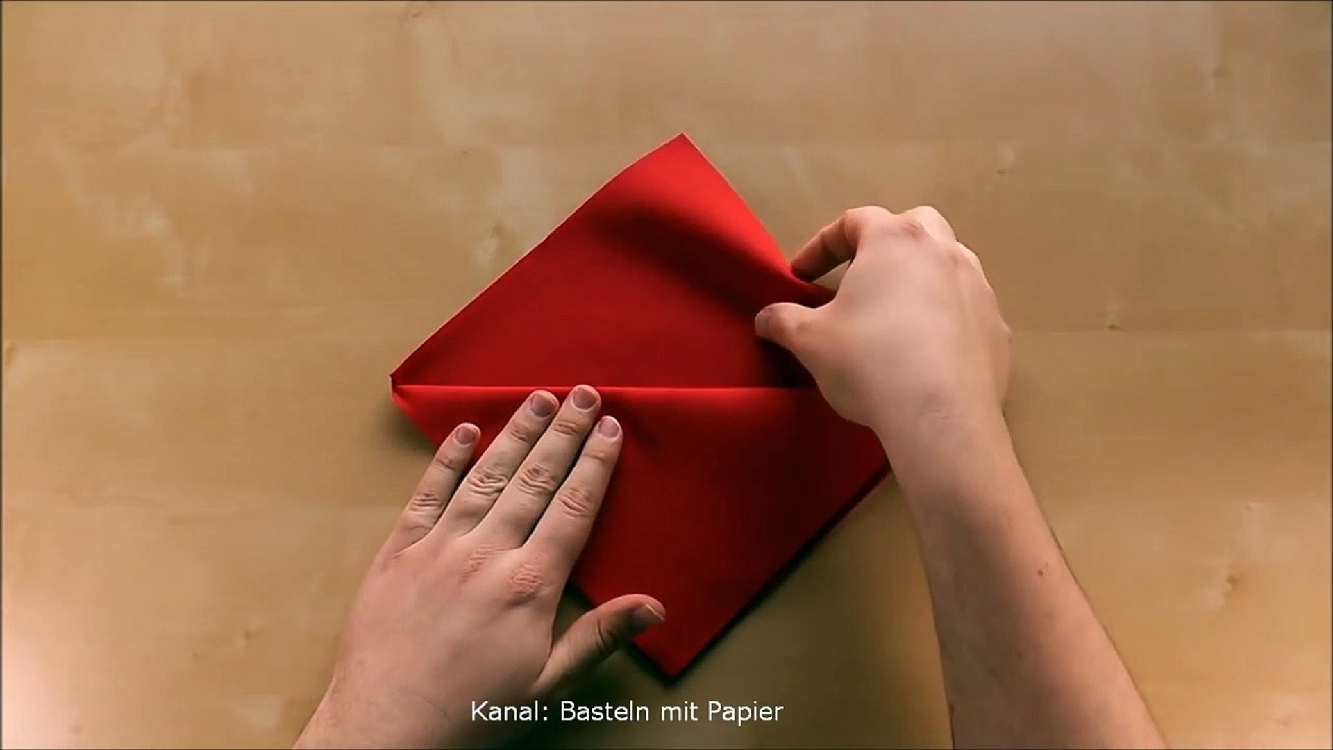 Servietten falten: leichte Bestecktasche falten - z.B. für Hochzeit &  Geburtstag - video Dailymotion