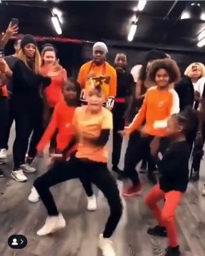 Ces enfants vont vous faire danser. Ahurissant !