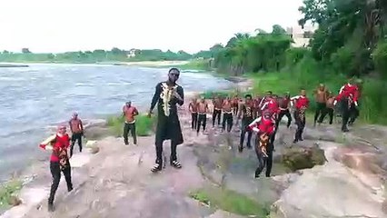 Decouvrez la fameuse danse du "Wakanda" qui enflamme la Toile !