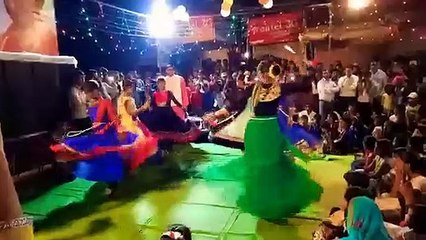 प्रतापपुर में मां दुर्गा पूजा के पर हुआ माता रानी के दरबार में भक्ति मय कार्यक्रम झूमने लगे भक्तगण