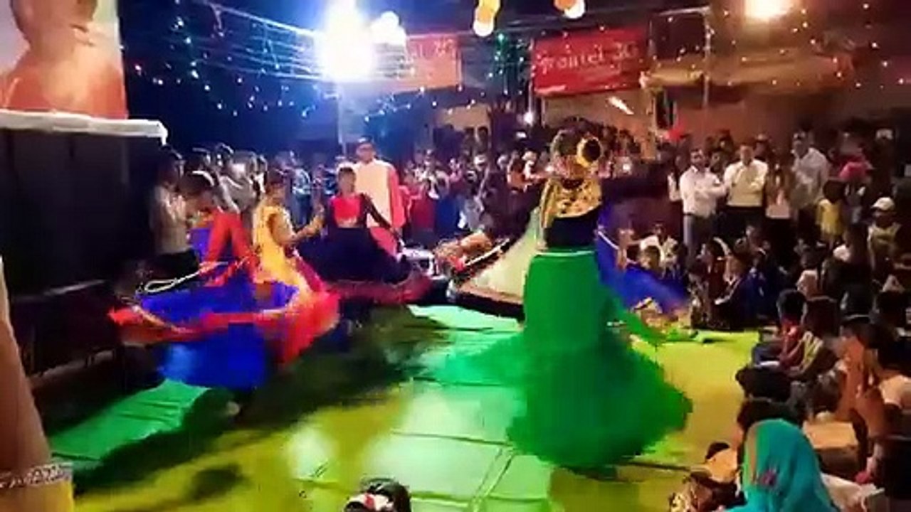 प्रतापपुर में मां दुर्गा पूजा के पर हुआ माता रानी के दरबार में भक्ति मय कार्यक्रम झूमने लगे भक्तगण