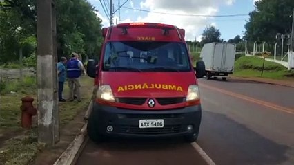 Colisão envolve carro e moto na Rua Jorge Lacerda