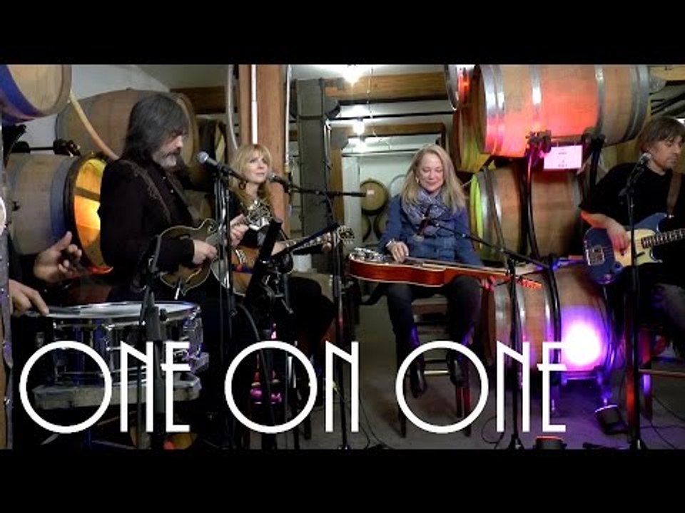 ONE ON ONE: Larry Campbell & Teresa Williams Feat. Cindy Cashdollar 1/18/17 City Winery New York